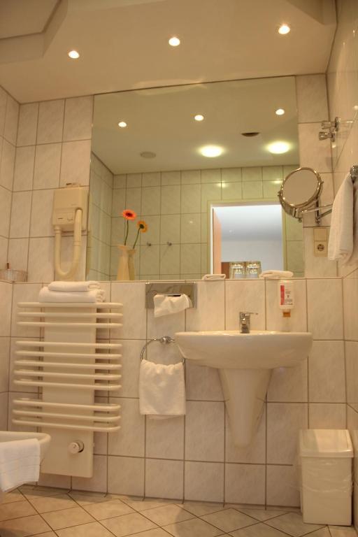 Hotel Ascania Aschersleben Δωμάτιο φωτογραφία